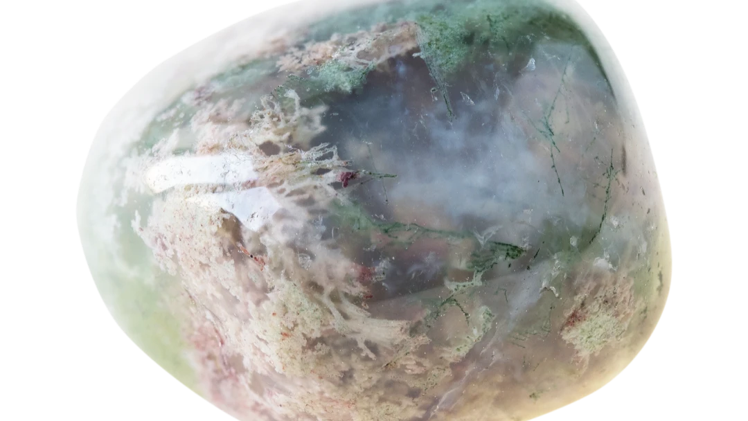 Photo d'une pierre roulée d'agate mousse - Blog les vertus des pierres en lithothérapie
