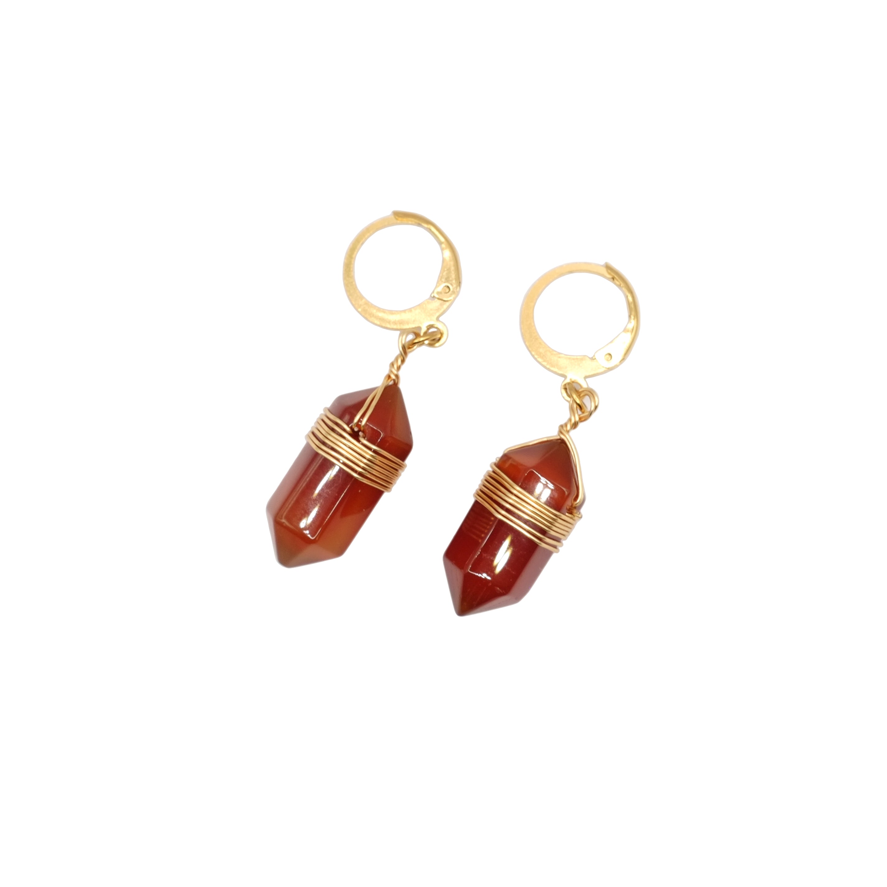 Boucles d'oreilles pointe pendante en cornaline du Brésil.