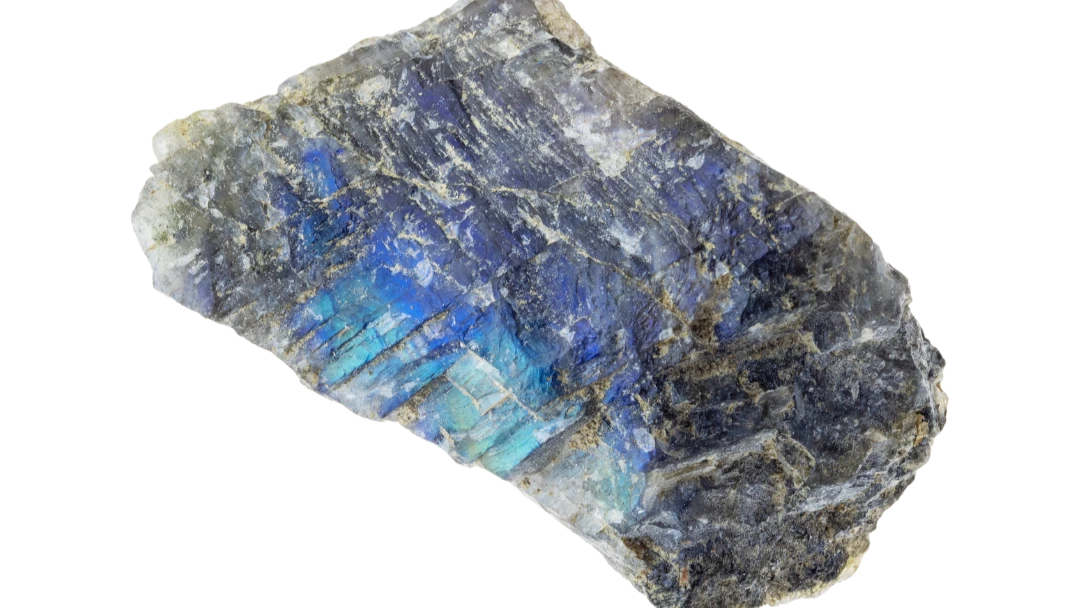 Photo d'une pierre de labradorite brute - Blog les vertus des pierres en lithothérapie