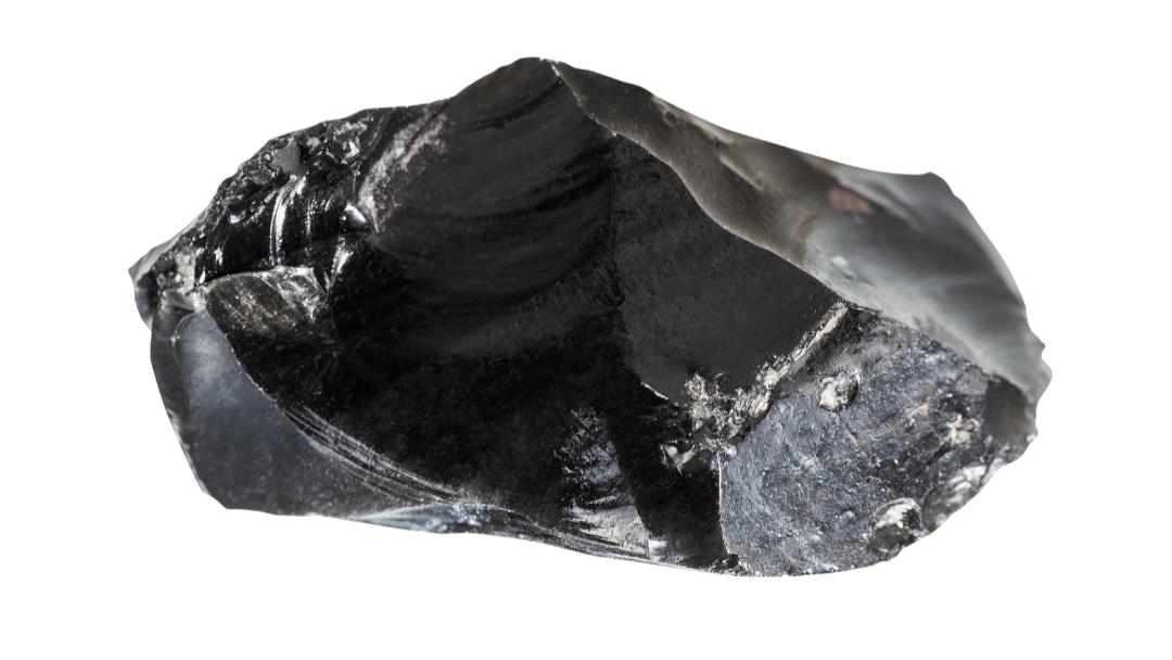 Photo d'une pierre d'obsidienne brute - Blog les vertus des pierres en lithothérapie