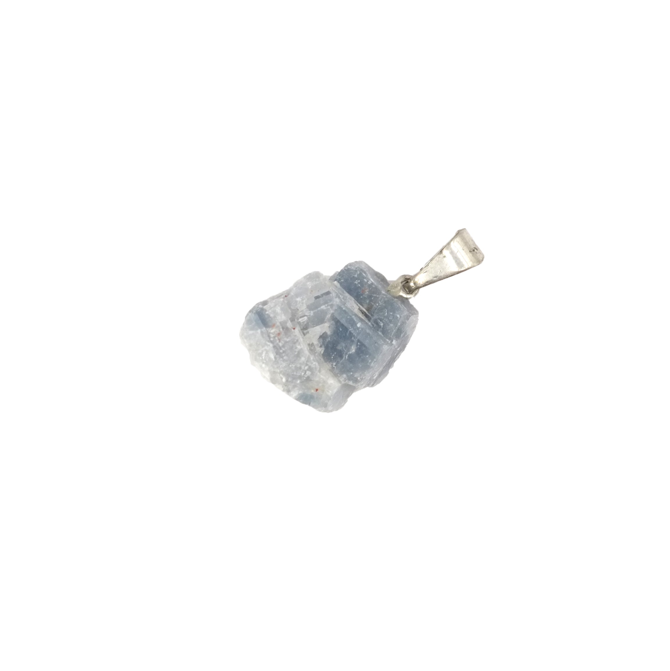 Un pendentif pierre brute en calcite bleue du Mexique.