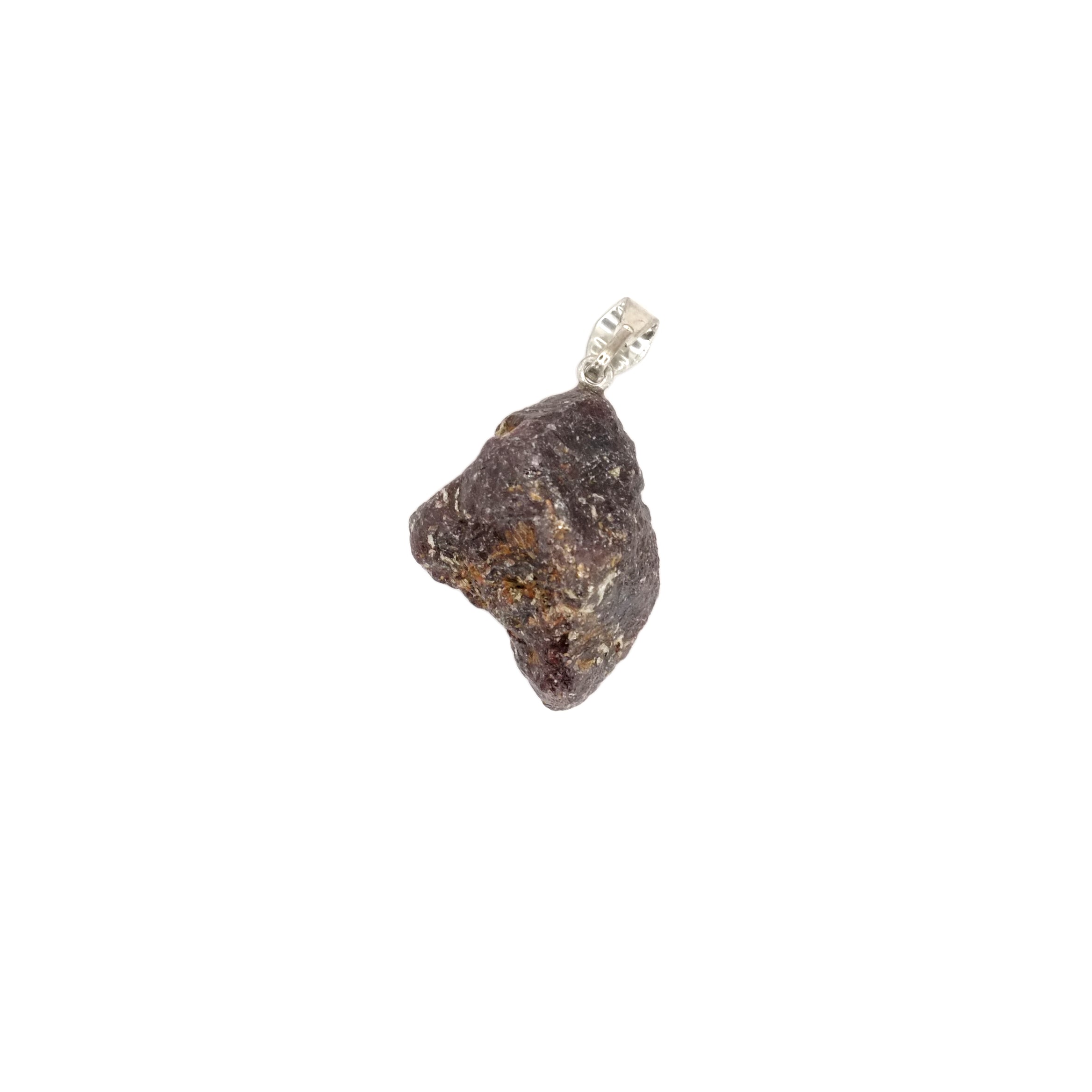 Pendentif pierre brute en grenat rouge du Pakistan de couleur rouge foncé / marron tacheté d'orange.