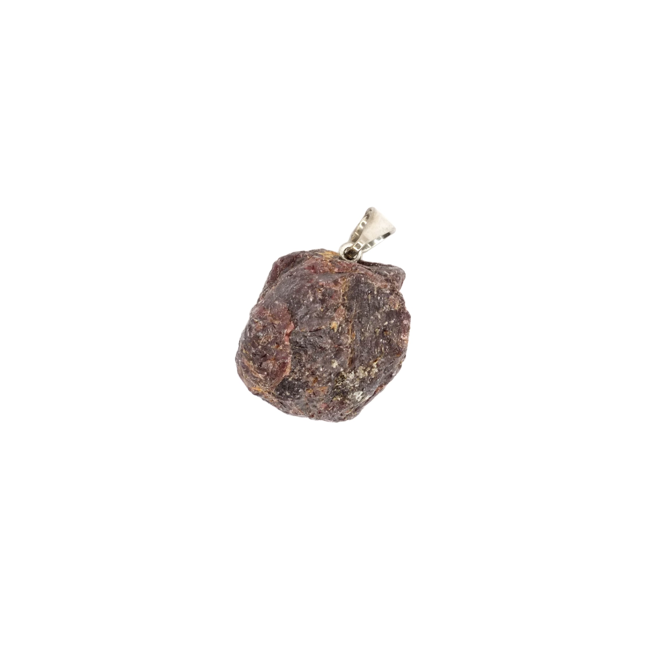Pendentif pierre brute en grenat rouge du Pakistan de couleur rouge foncé / marron tacheté d'orange de forme rond / carré.