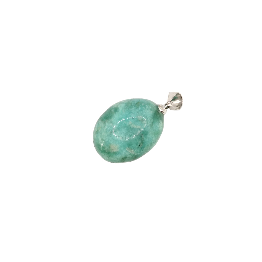 Pendentif pierre roulée en amazonite du Pérou de qualité A, de couleur vert clair turquoise  tachetés de vert foncé, et de forme ronde.