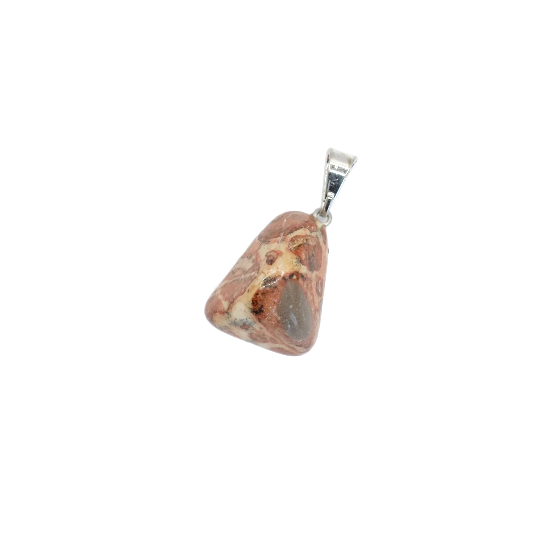 Pendentif pierre roulée en jaspe léopard d'Afrique du Sud de forme allongée triangulaire.