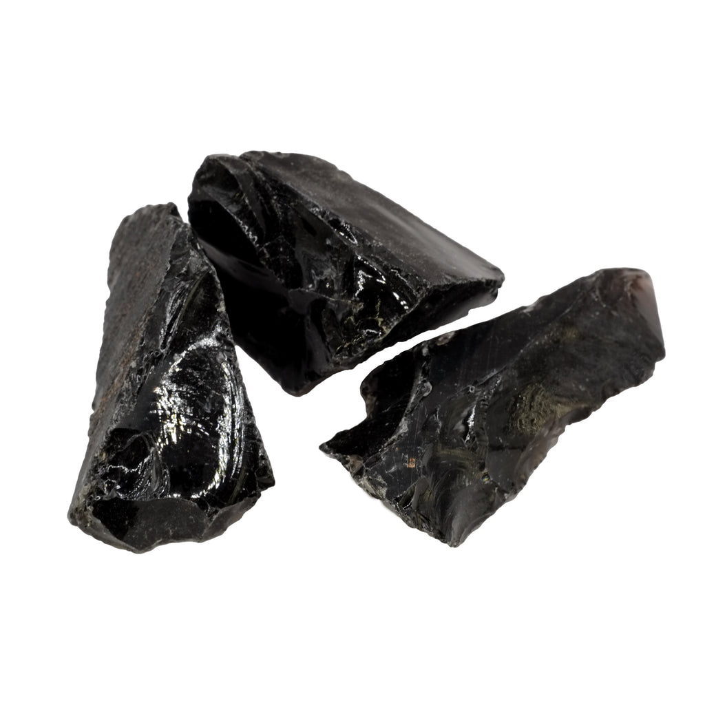 Grandes pierres brutes en obsidienne noire de qualité A provenant du Mexique.