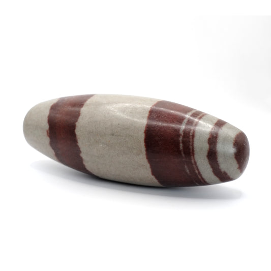 Ces pierres roulées en Shiva lingam de qualité A proviennent d’Inde, et mesurent entre 10 et 13 cm de longueur.