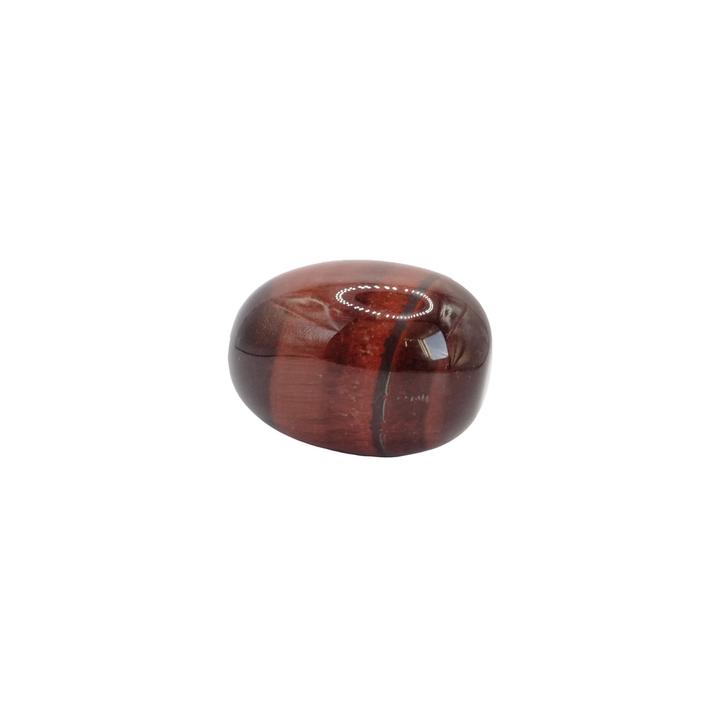 Pierre roulée en œil de taureau de qualité AA+ provenant d'Afrique du Sud, de couleur marron avec des lignes noires qui font le tour de la pierre, et de forme ronde.