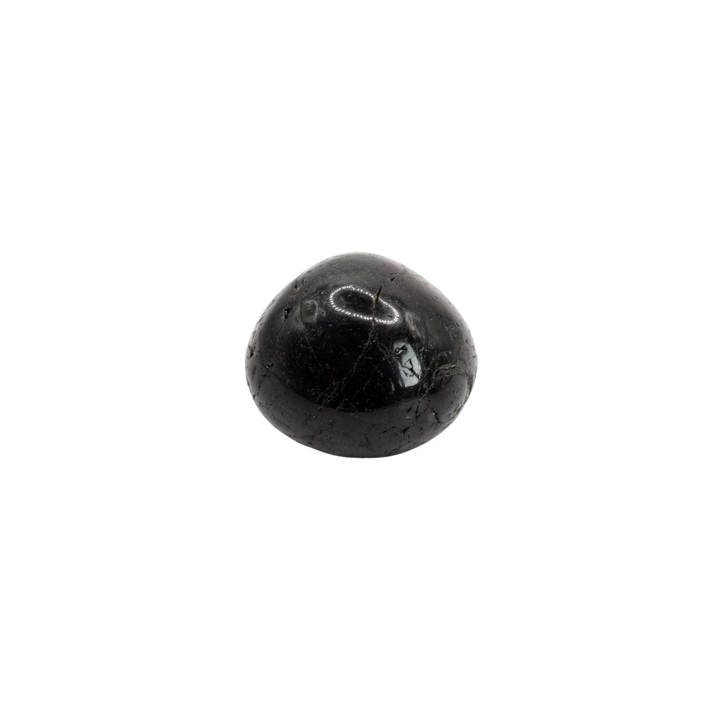Pierre roulée en tourmaline noire de qualité AA provenant du Brésil, de couleur noire et de forme ronde, et présentant des craquelures caractéristiques de la tourmaline noire.