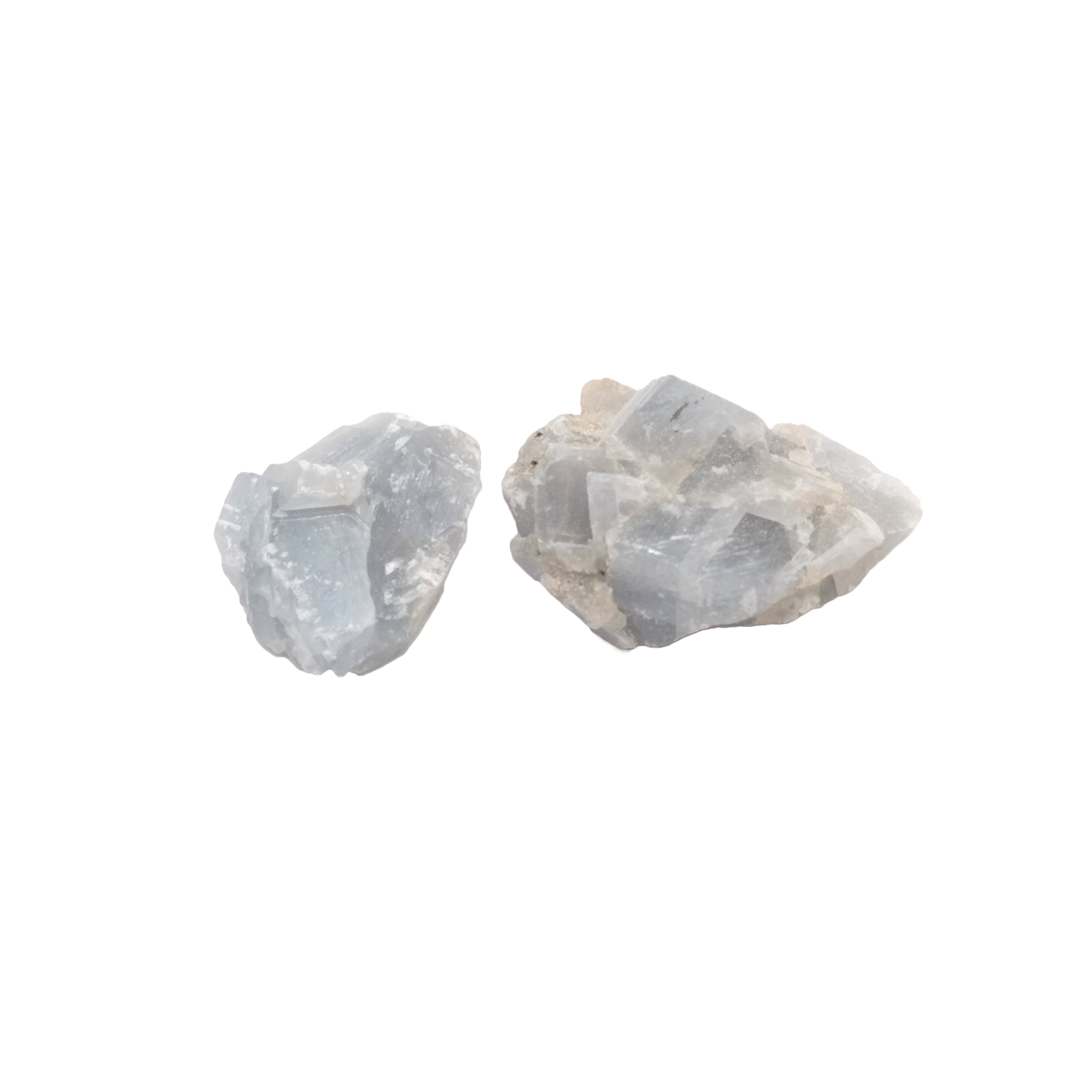Photo de petites pierres brutes en calcite bleue de qualité A provenant du Mexique.