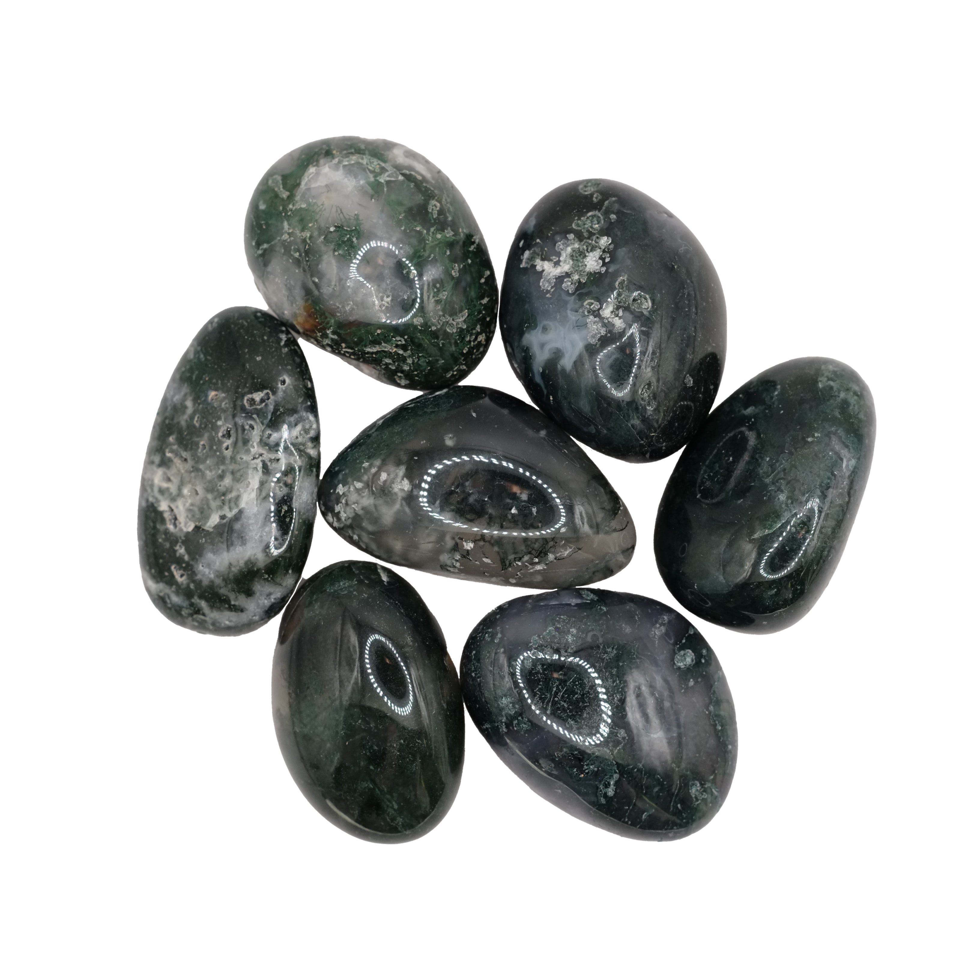 Ces pierres roulées en agate mousse de qualité A+ proviennent du Brésil, et mesurent entre 3 et 4 cm.